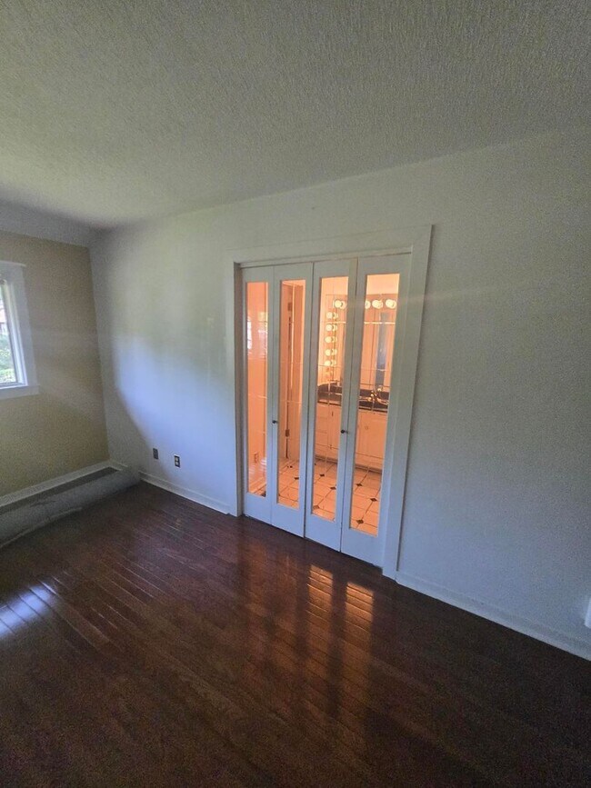 Building Photo - Spacious 3-Bedroom Condo in Gated Community – Modern Comfort & Convenience!