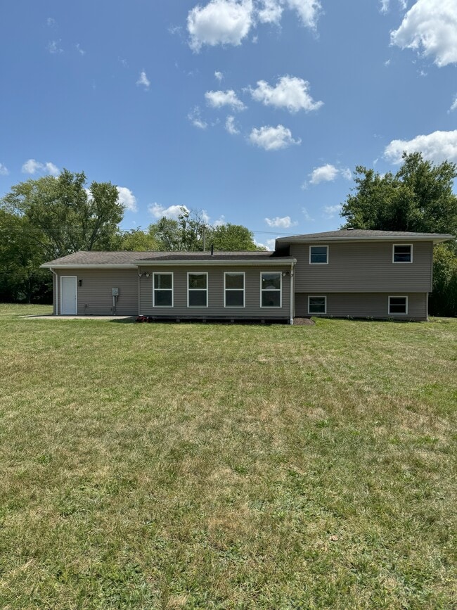 Building Photo - 5347 Harmont Ave NE