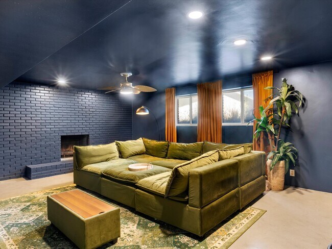 Building Photo - 412 E Canyon Estates Cir