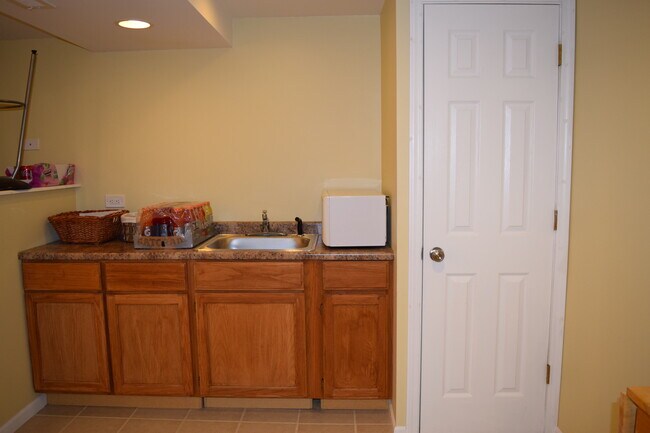 Building Photo - 2146 Cabrillo Ln