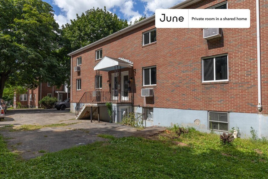 Building Photo - Room in Shared 6 bed/4 bath home