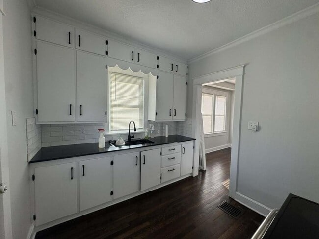 Building Photo - 4411 Adams St