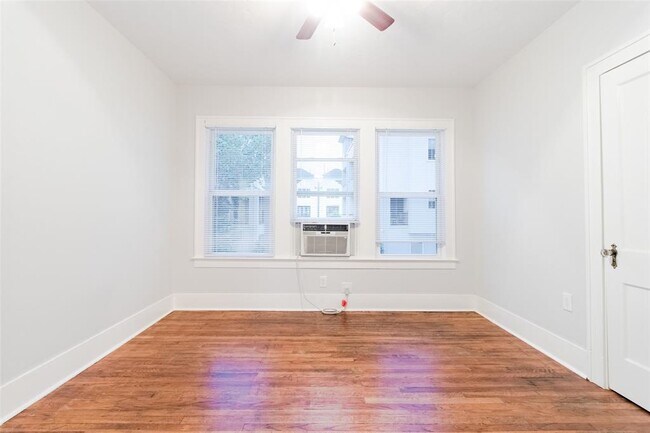 Building Photo - 1603 Alamo St
