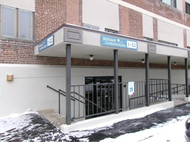 Building Photo - 222 S Ten Broeck St