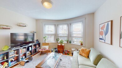 Building Photo - 672 Washington St