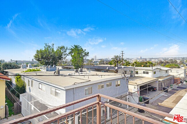 Building Photo - 1834 Euclid St