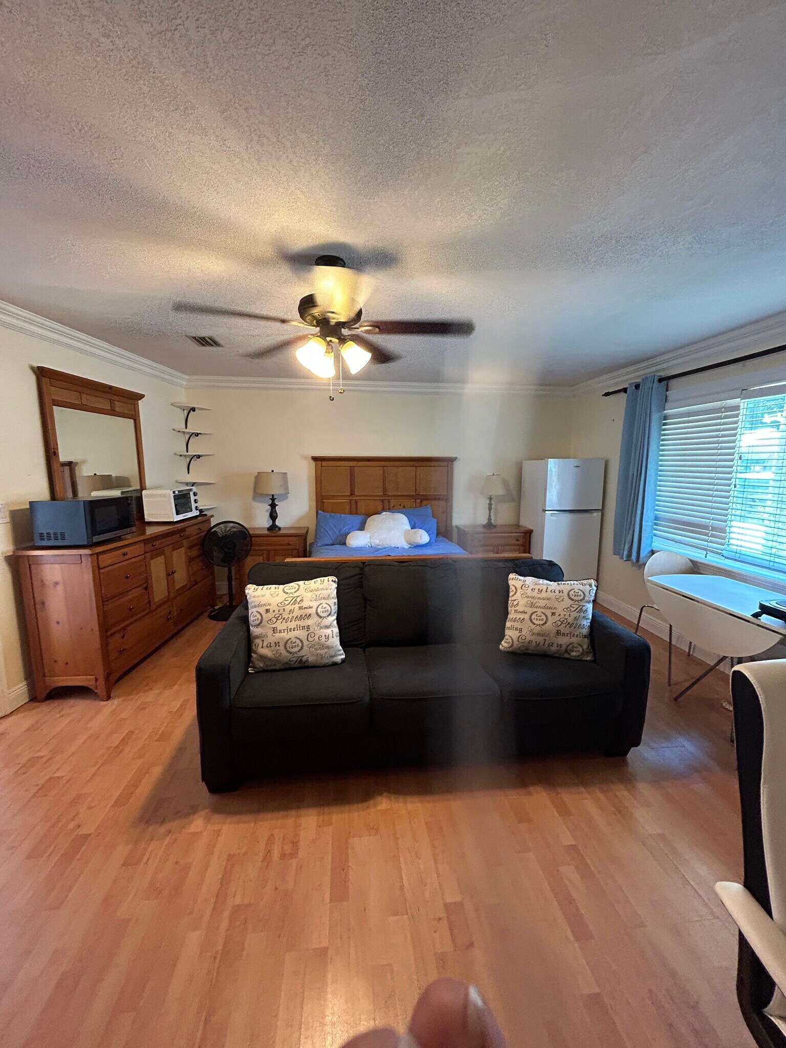 view of entire room - 630 NW 7th Ave