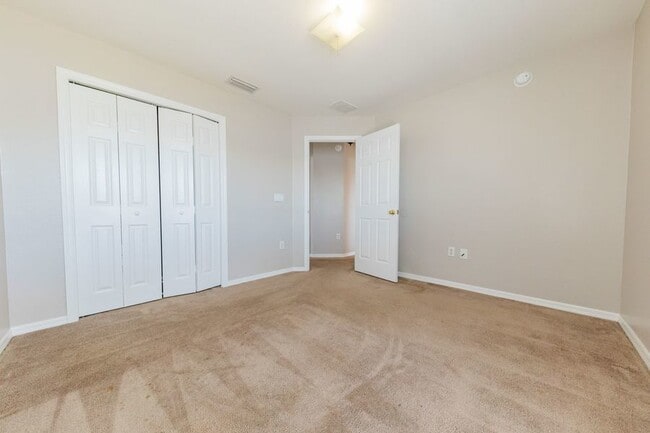 Building Photo - 440 Savanna Pointe St