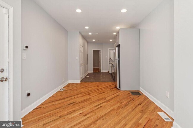 Building Photo - 1711 S 6th St