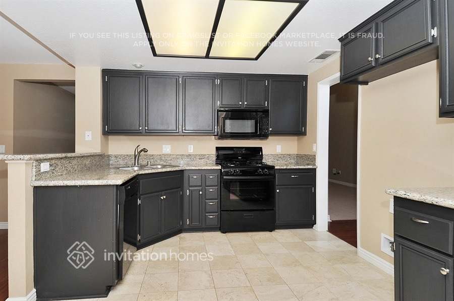Building Photo - 15135 Mimosa Dr