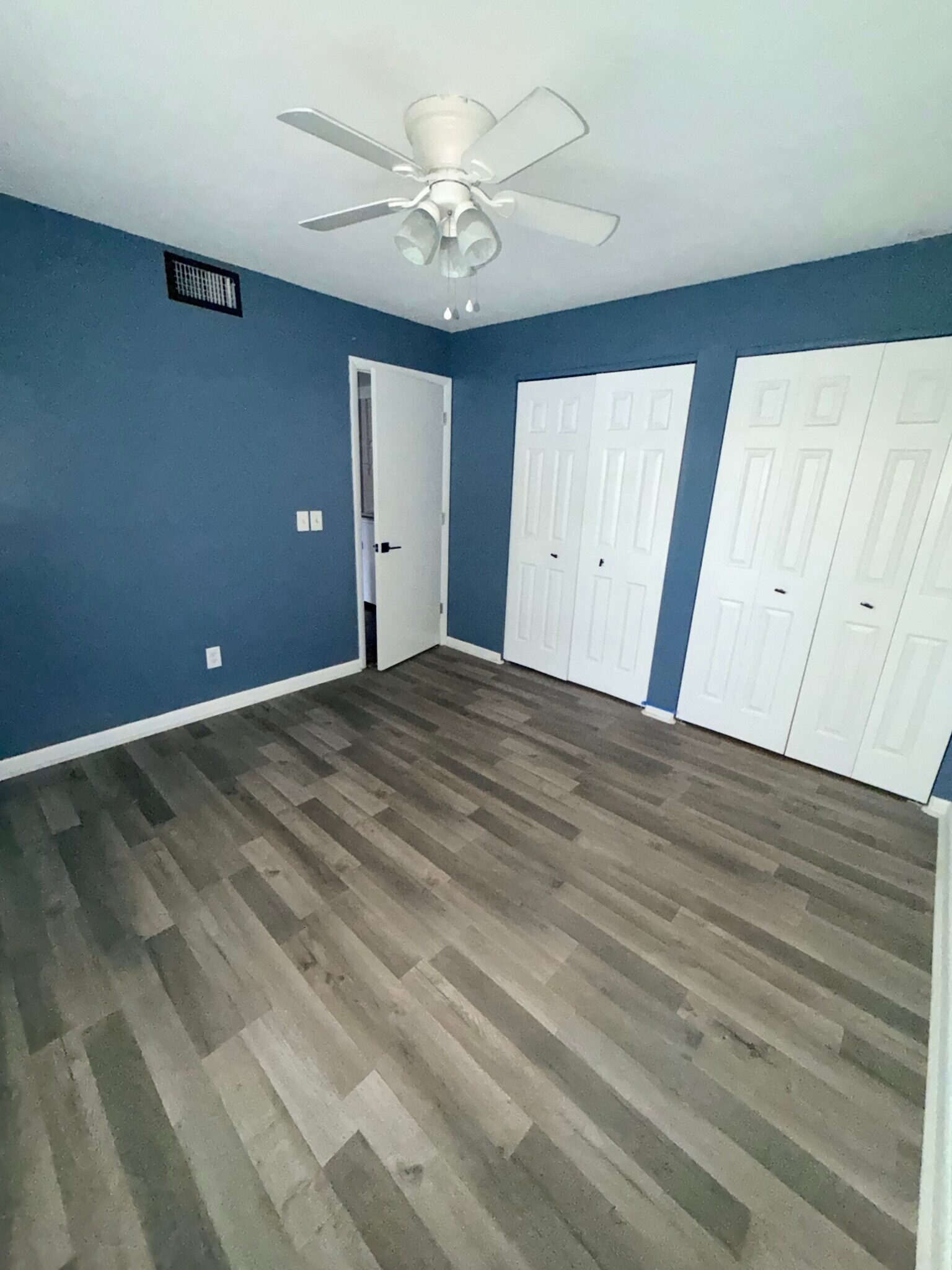 Building Photo - 5920 7th Ave W