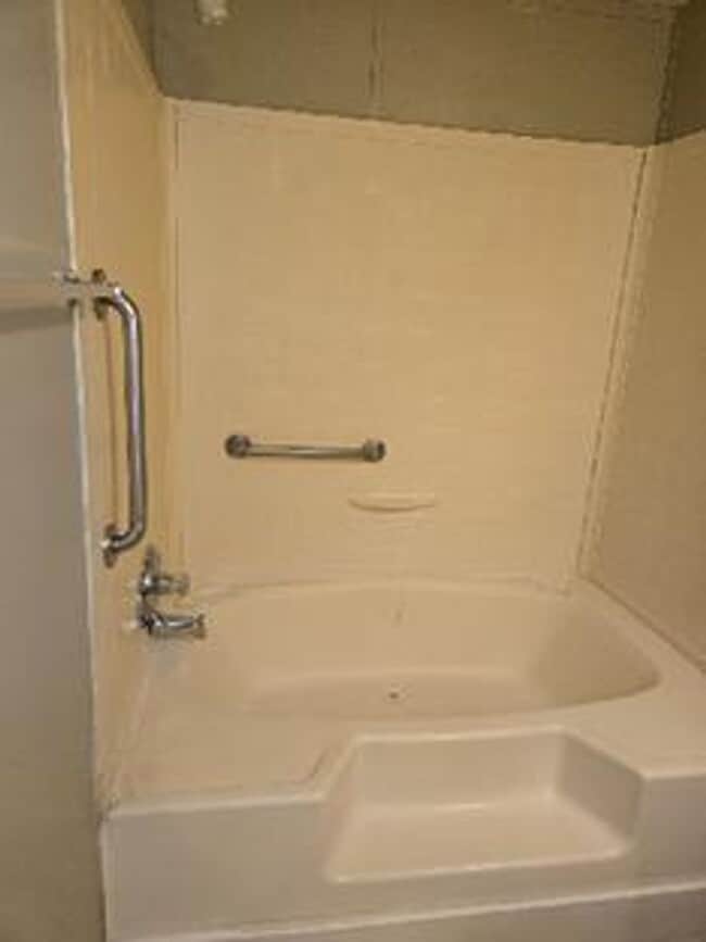 Building Photo - $300 Rent Credit if Lease Starts before 7/1/26! No Application Fees for the Month of June!