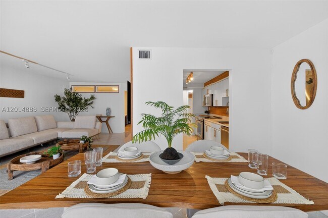 Building Photo - 2401 Collins Ave