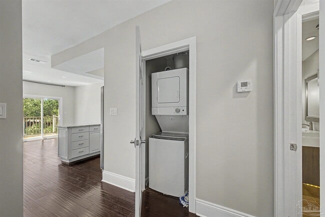 Building Photo - 42 Baybridge Dr