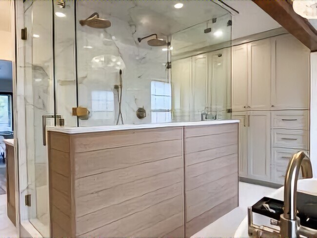 Building Photo - 3425 Fuller Dr