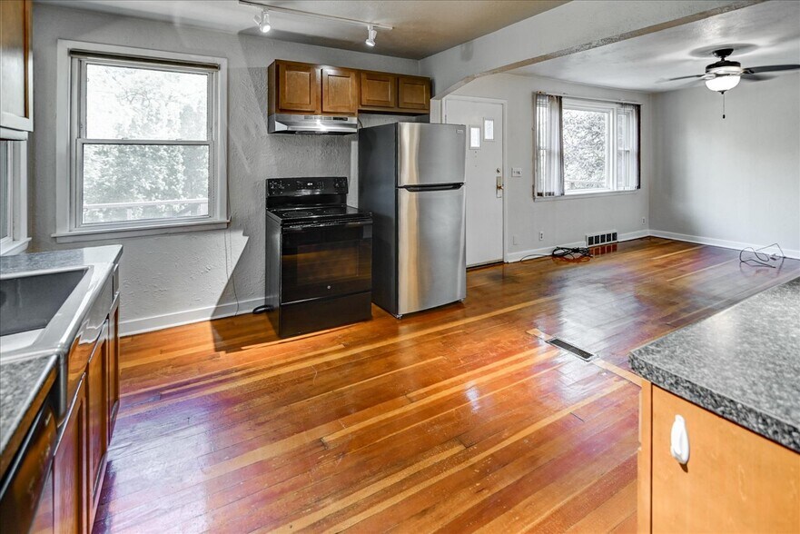 Building Photo - 1404 Wyldhaven Ave