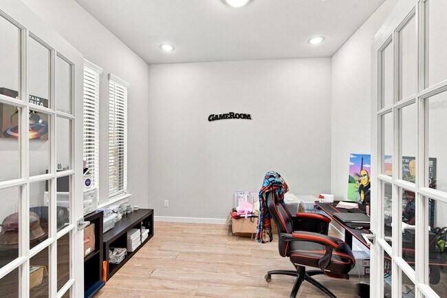 Building Photo - 247 Half Moon Dr