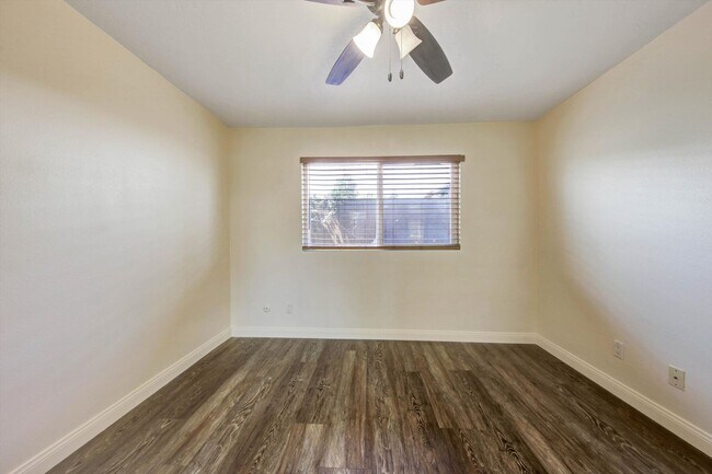 Building Photo - 792 Avocado Ave