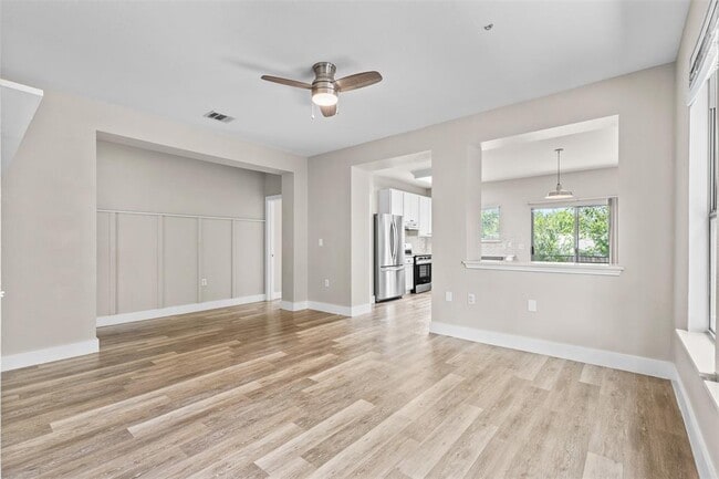 Building Photo - 5501 S Hearsey Dr