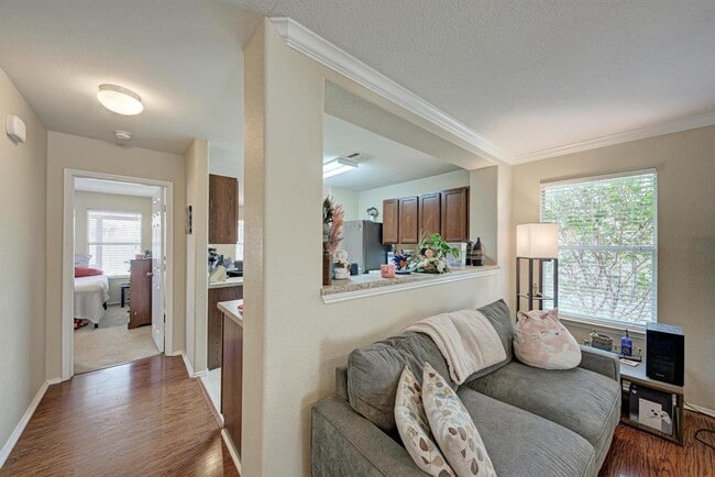 Building Photo - 921 Dexter Dr