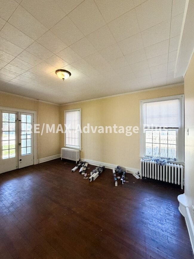 Building Photo - 106 Grove St