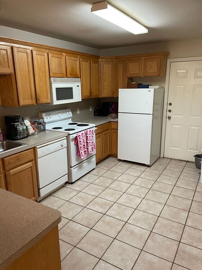 Building Photo - 3786 Oldenburg Ln