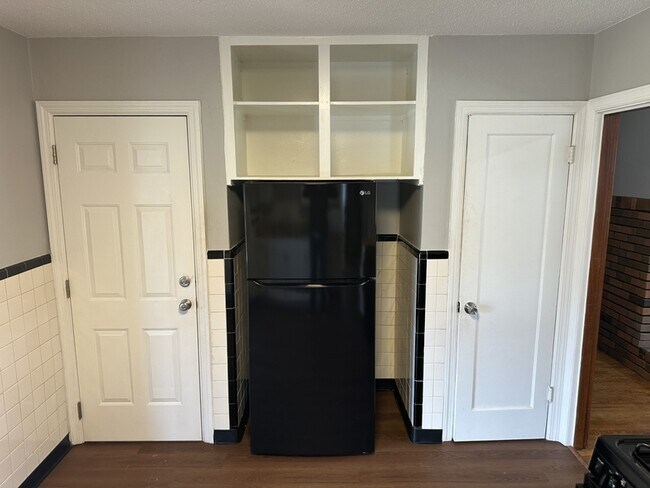 Building Photo - 1475 W Duchesne Dr