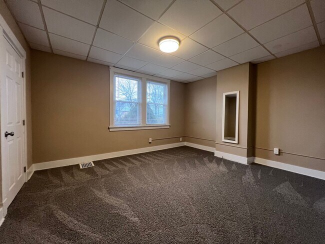 Building Photo - 2 Bedroom Townhome for Rent in the Arlingt...