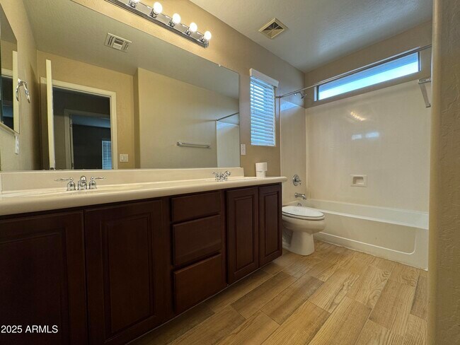 Building Photo - 4413 E Los Altos Dr