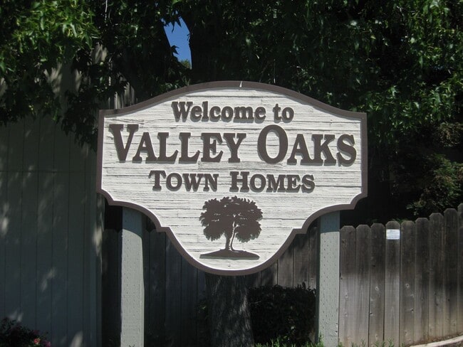 Building Photo - Updated Two-Bedroom, One-Bath Townhome – Bay Point