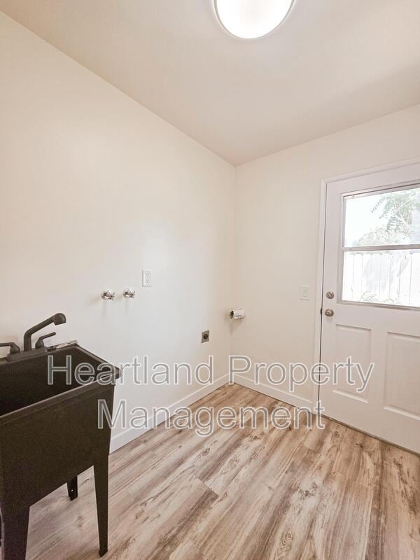 Building Photo - 1484 Hemlock Ave
