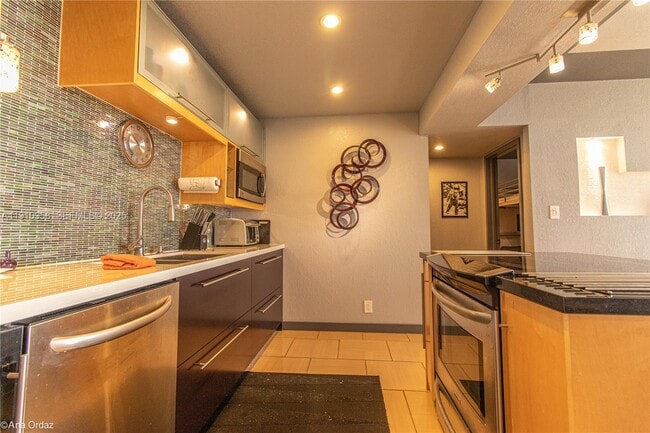 Building Photo - 500 Three Islands Boulevard