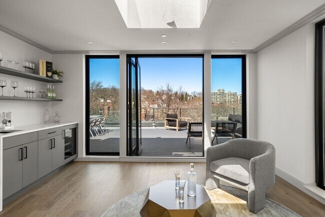 Building Photo - 57 University Rd