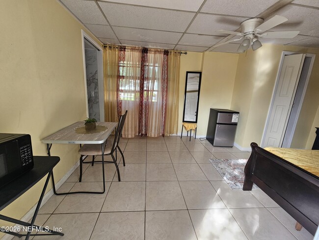 Building Photo - 4324 Naranja Dr S