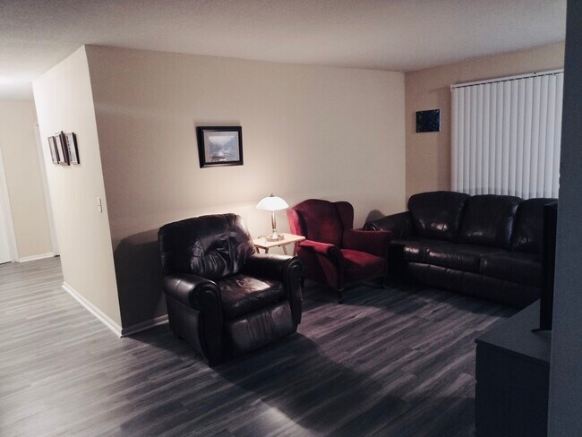 Building Photo - 900 9th Ave S