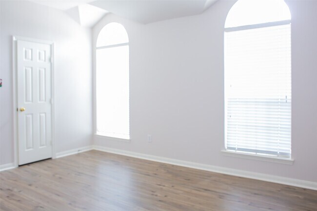 Building Photo - 14603 Bladenboro Dr