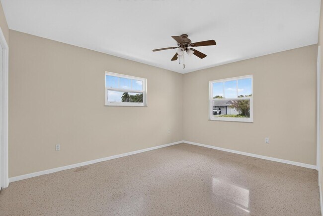 Building Photo - Affordable Sun city Home