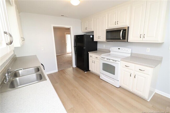 Building Photo - 410 Whitehall Ct
