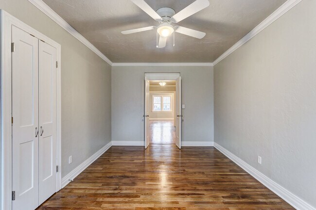 Building Photo - Charming 3-bedroom, 1-bathroom house - Available now!