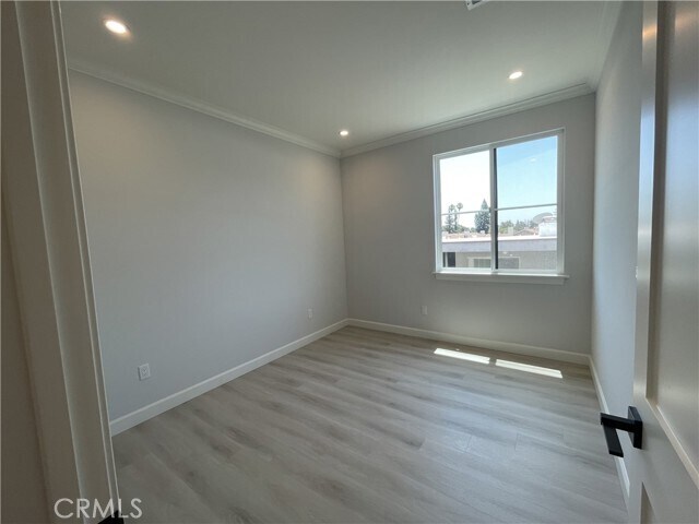 Building Photo - 1022 La Cadena Ave