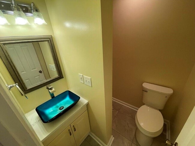 Building Photo - 3190 Serenade Ct