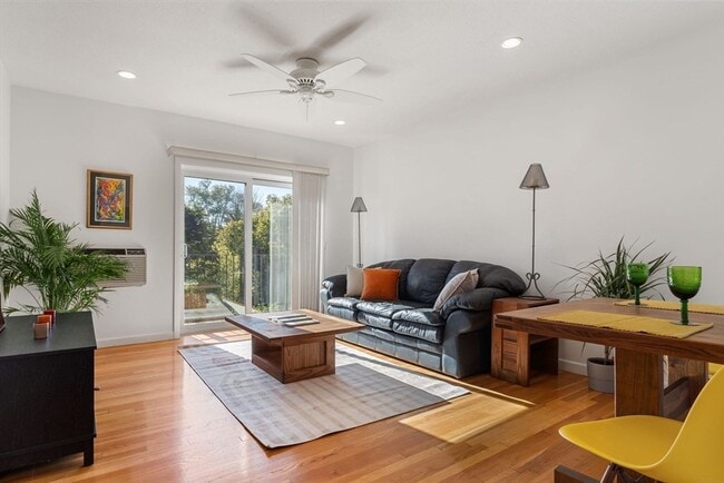 Building Photo - 22 Branchfield St