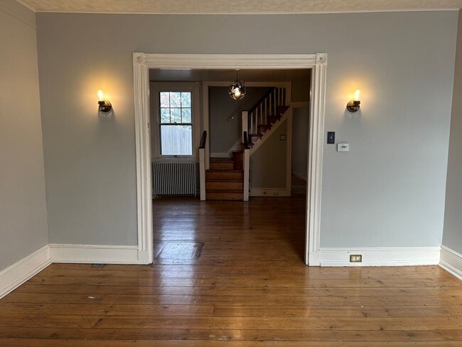 Building Photo - Cozy 2-Bedroom Home with Bonus Rooms in Lancaster - Private Backyard!