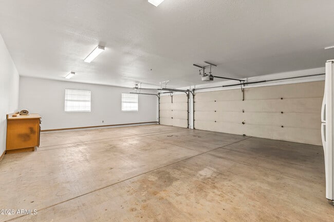 Building Photo - 1306 E La Vieve Ln