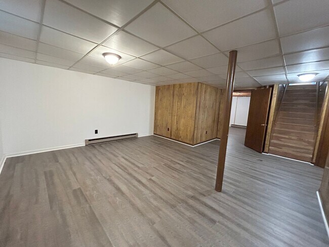 Building Photo - Charming Christiansburg home.
