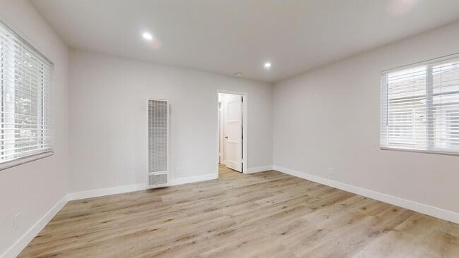 Building Photo - 7016 Flight Ave