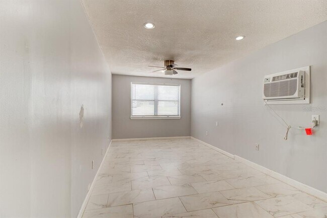 Building Photo - 635 S Lanvale Ave