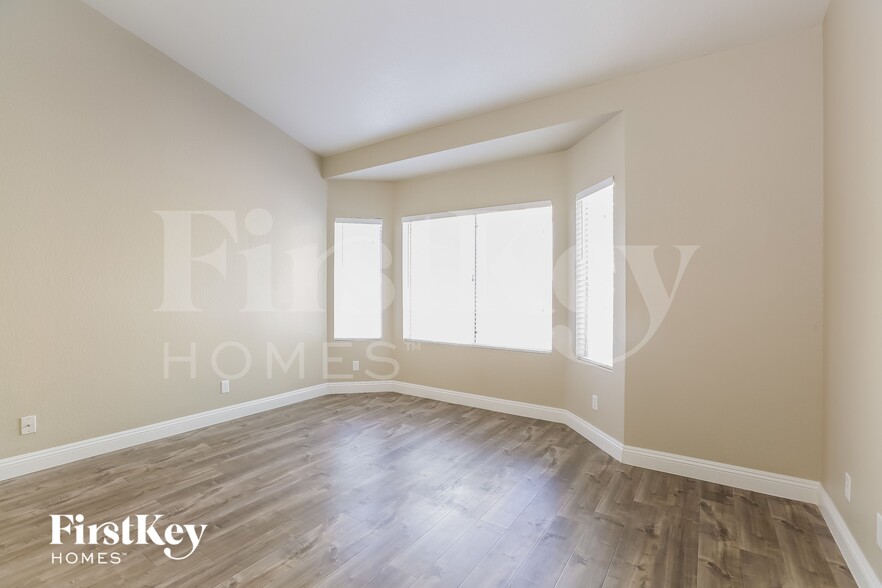 Building Photo - 9416 Sierra Summit Ave