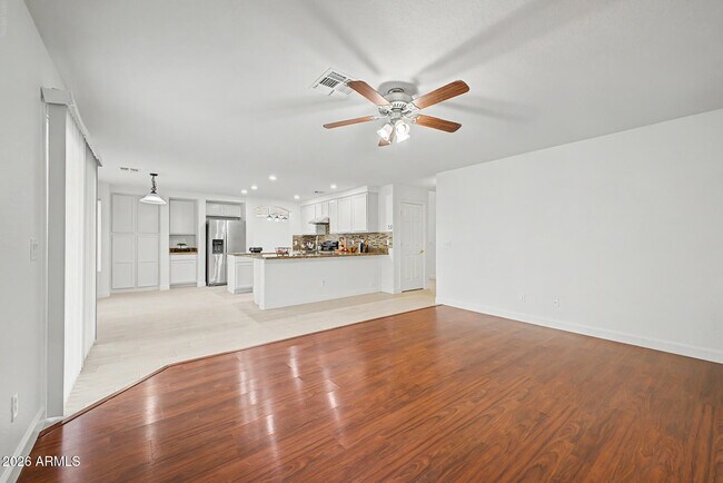 Building Photo - 3358 E Park Ave
