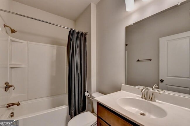 Building Photo - 2083 Holtz Ln